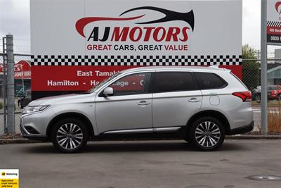2021 Mitsubishi Outlander - Thumbnail