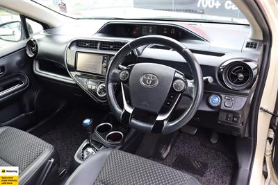 2017 Toyota Aqua - Thumbnail