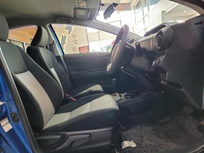 2014 Toyota Aqua - Thumbnail