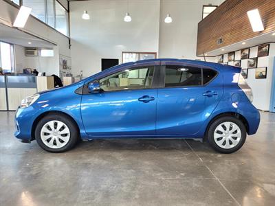 2014 Toyota Aqua - Thumbnail