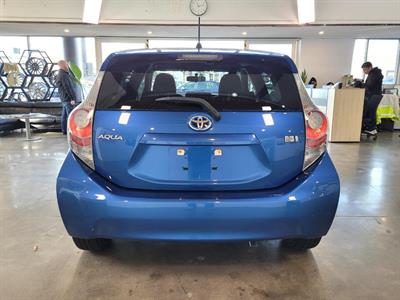 2014 Toyota Aqua - Thumbnail