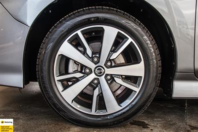 2020 Nissan Leaf - Thumbnail