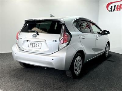 2017 Toyota Aqua - Thumbnail