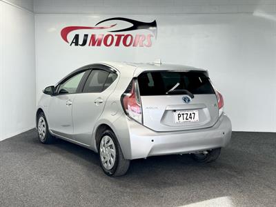 2017 Toyota Aqua - Thumbnail