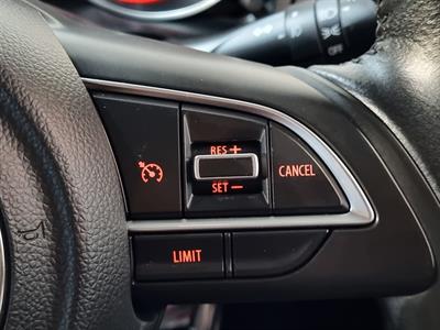 2022 Suzuki Swift - Thumbnail