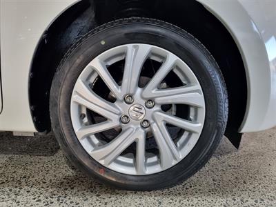 2022 Suzuki Swift - Thumbnail