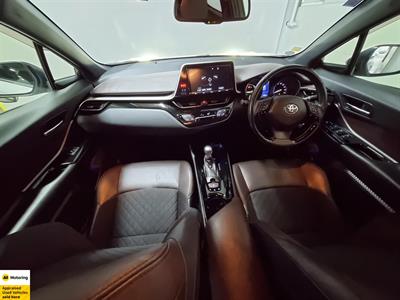 2017 Toyota C-HR - Thumbnail