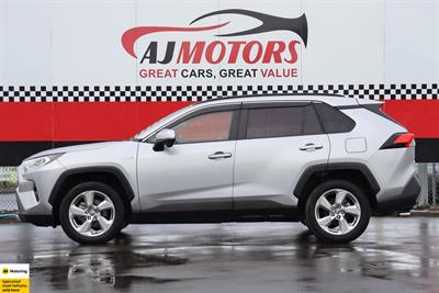 2019 Toyota RAV4 - Thumbnail
