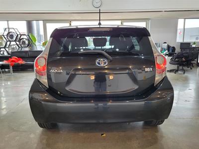 2014 Toyota Aqua - Thumbnail