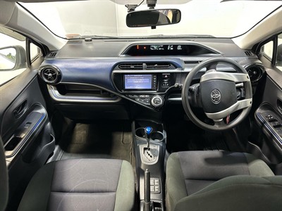 2017 Toyota Aqua - Thumbnail