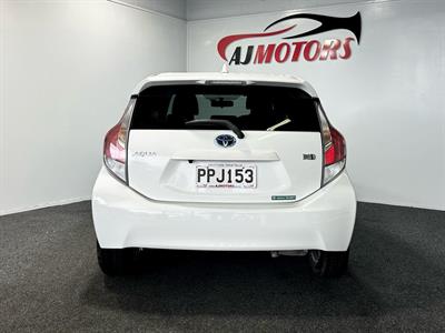 2017 Toyota Aqua - Thumbnail