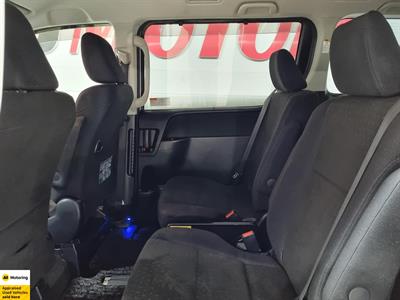 2014 Toyota Voxy - Thumbnail