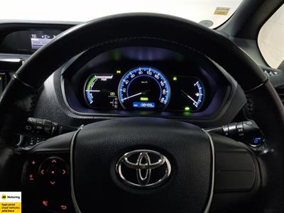 2014 Toyota Voxy - Thumbnail