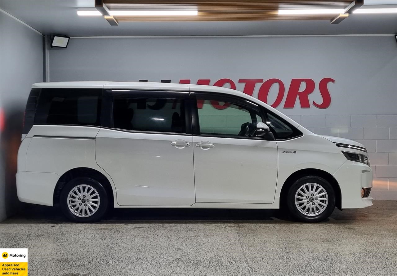 2014 Toyota Voxy