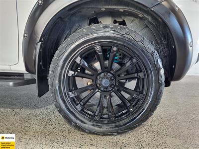 2021 Nissan Navara - Thumbnail