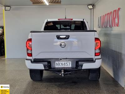 2021 Nissan Navara - Thumbnail