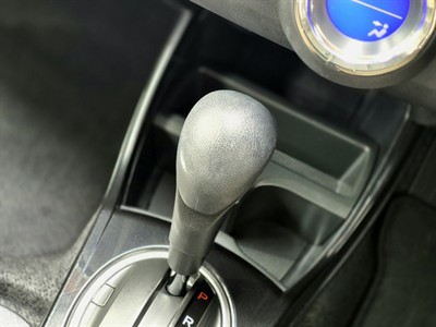 2012 Honda fit shuttle - Thumbnail