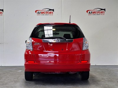 2012 Honda fit shuttle - Thumbnail