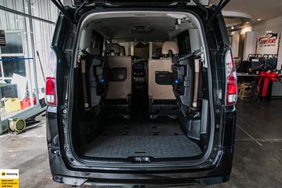 2016 Nissan Serena - Thumbnail