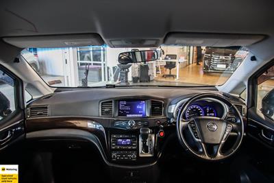 2010 Nissan Elgrand - Thumbnail