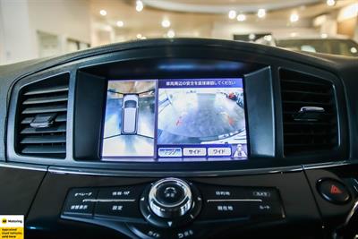 2010 Nissan Elgrand - Thumbnail