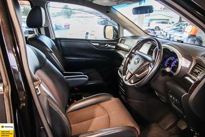 2010 Nissan Elgrand - Thumbnail