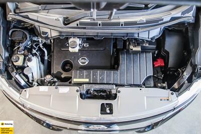 2010 Nissan Elgrand - Thumbnail
