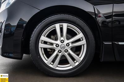 2010 Nissan Elgrand - Thumbnail