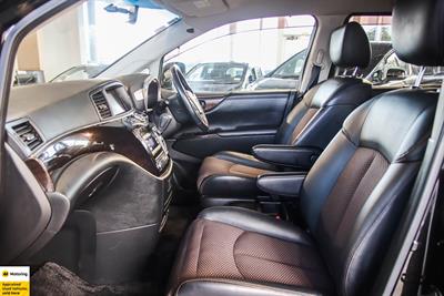 2010 Nissan Elgrand - Thumbnail