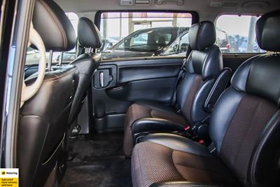 2010 Nissan Elgrand - Thumbnail