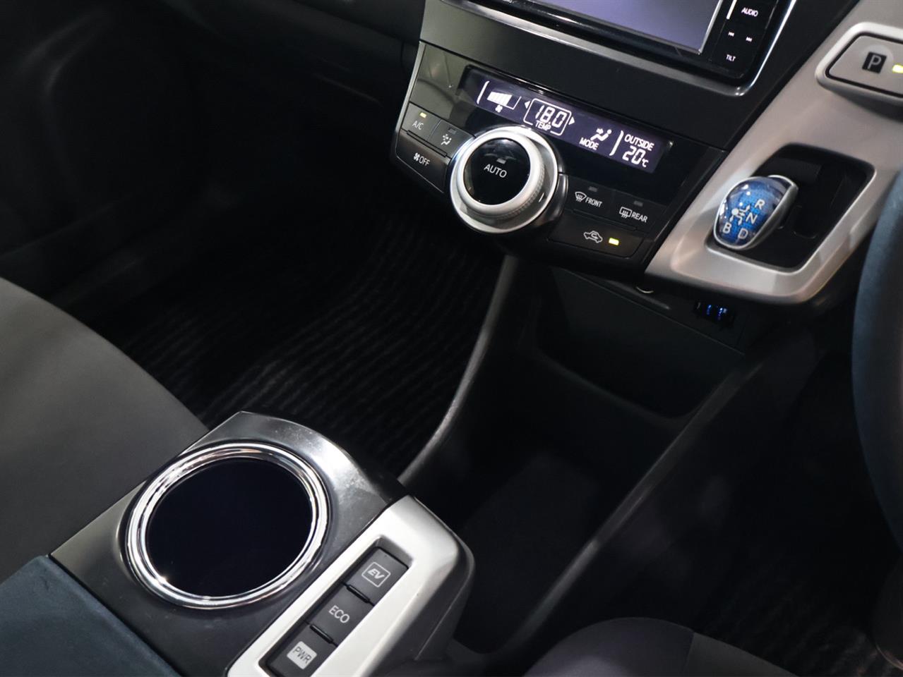 2012 Toyota Prius Alpha