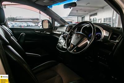 2012 Nissan Elgrand - Thumbnail