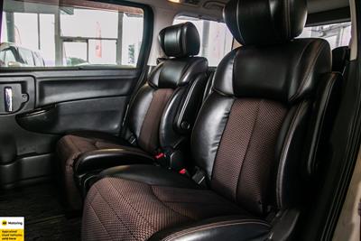 2012 Nissan Elgrand - Thumbnail