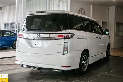 2012 Nissan Elgrand - Thumbnail