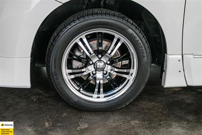 2012 Nissan Elgrand - Thumbnail