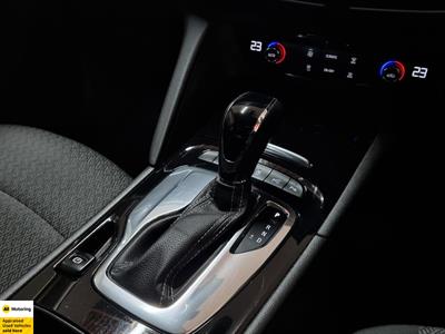 2019 Holden Commodore - Thumbnail