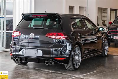 2017 Volkswagen Golf - Thumbnail