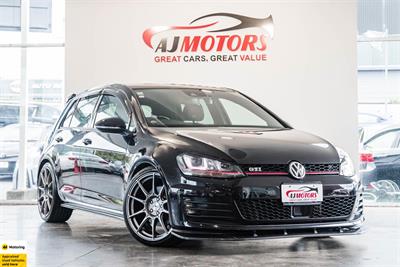 2017 Volkswagen Golf - Thumbnail