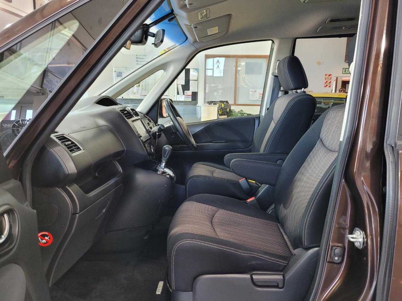 2015 Nissan Serena