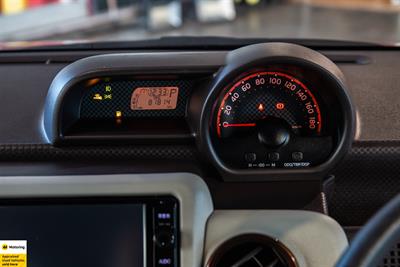 2015 Toyota Porte - Thumbnail