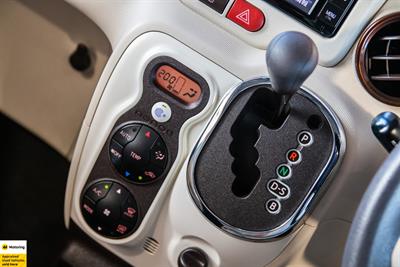2015 Toyota Porte - Thumbnail