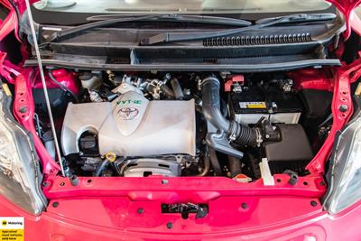 2015 Toyota Porte - Thumbnail