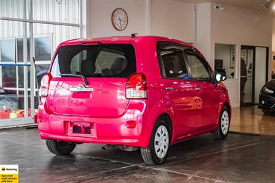 2015 Toyota Porte - Thumbnail