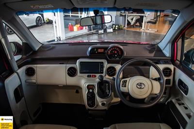 2015 Toyota Porte - Thumbnail