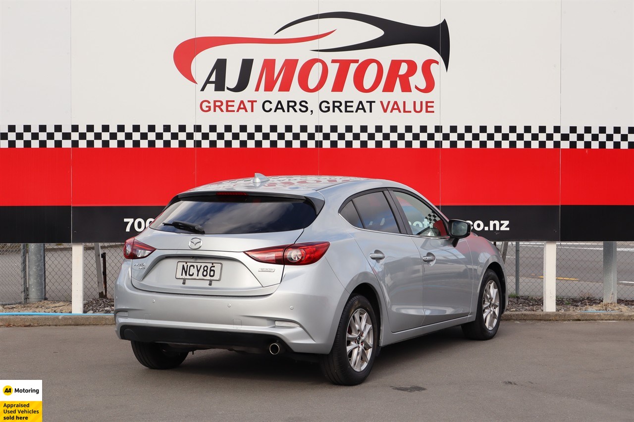2018 Mazda Axela