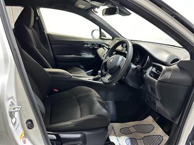 2018 Toyota C-HR - Thumbnail