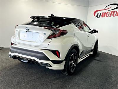 2018 Toyota C-HR - Thumbnail