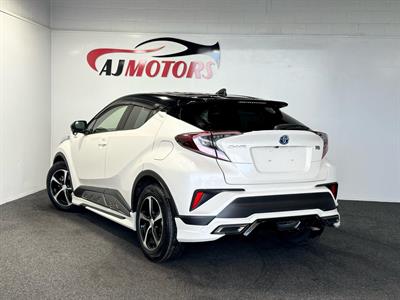 2018 Toyota C-HR - Thumbnail