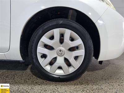 2016 Nissan Leaf - Thumbnail