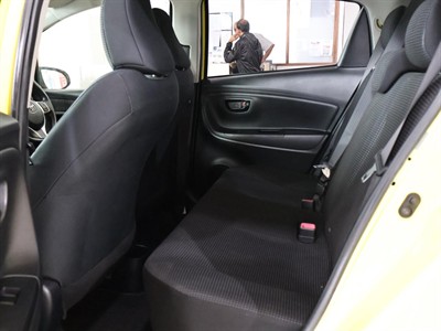 2014 Toyota Vitz - Thumbnail